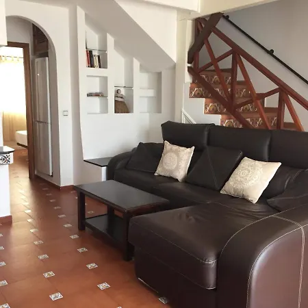 Comfortable Duplex, 70M From The Beach, Sea View From Balcony, Free Wifi Apartment