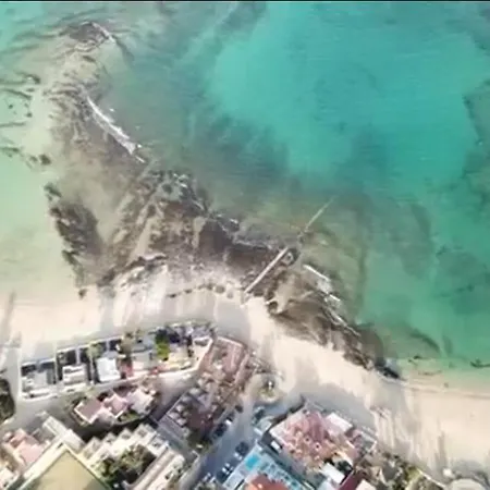 Comfortable Duplex, 70M From The Beach, Sea View From Balcony, Free Wifi * Corralejo