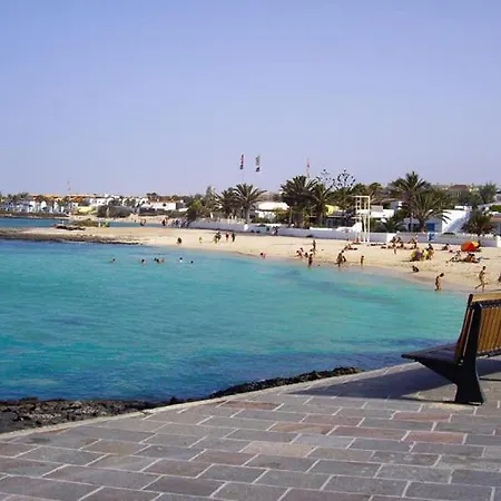 Comfortable Duplex, 70M From The Beach, Sea View From Balcony, Free Wifi * Corralejo