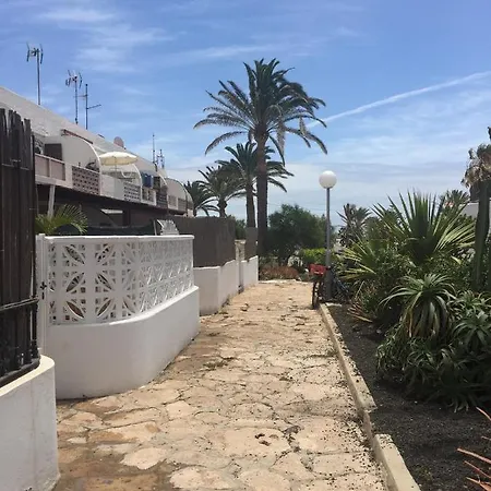 Comfortable Duplex, 70M From The Beach, Sea View From Balcony, Free Wifi Apartment
