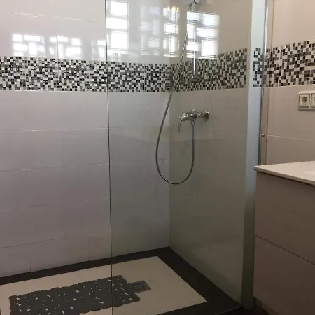 Comfortable Duplex, 70M From The Beach, Sea View From Balcony, Free Wifi Appartement *