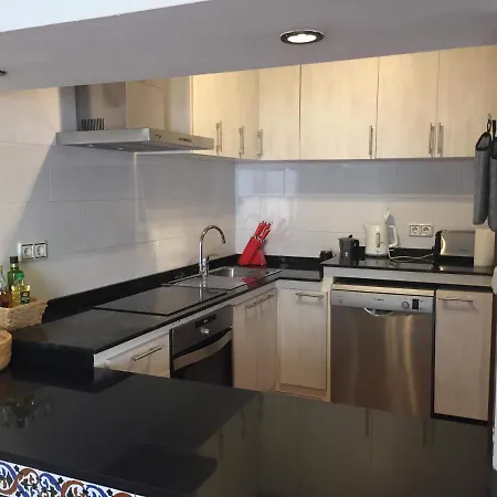 Appartement Comfortable Duplex, 70M From The Beach, Sea View From Balcony, Free Wifi