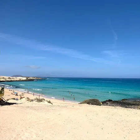 Comfortable Duplex, 70M From The Beach, Sea View From Balcony, Free Wifi Appartement